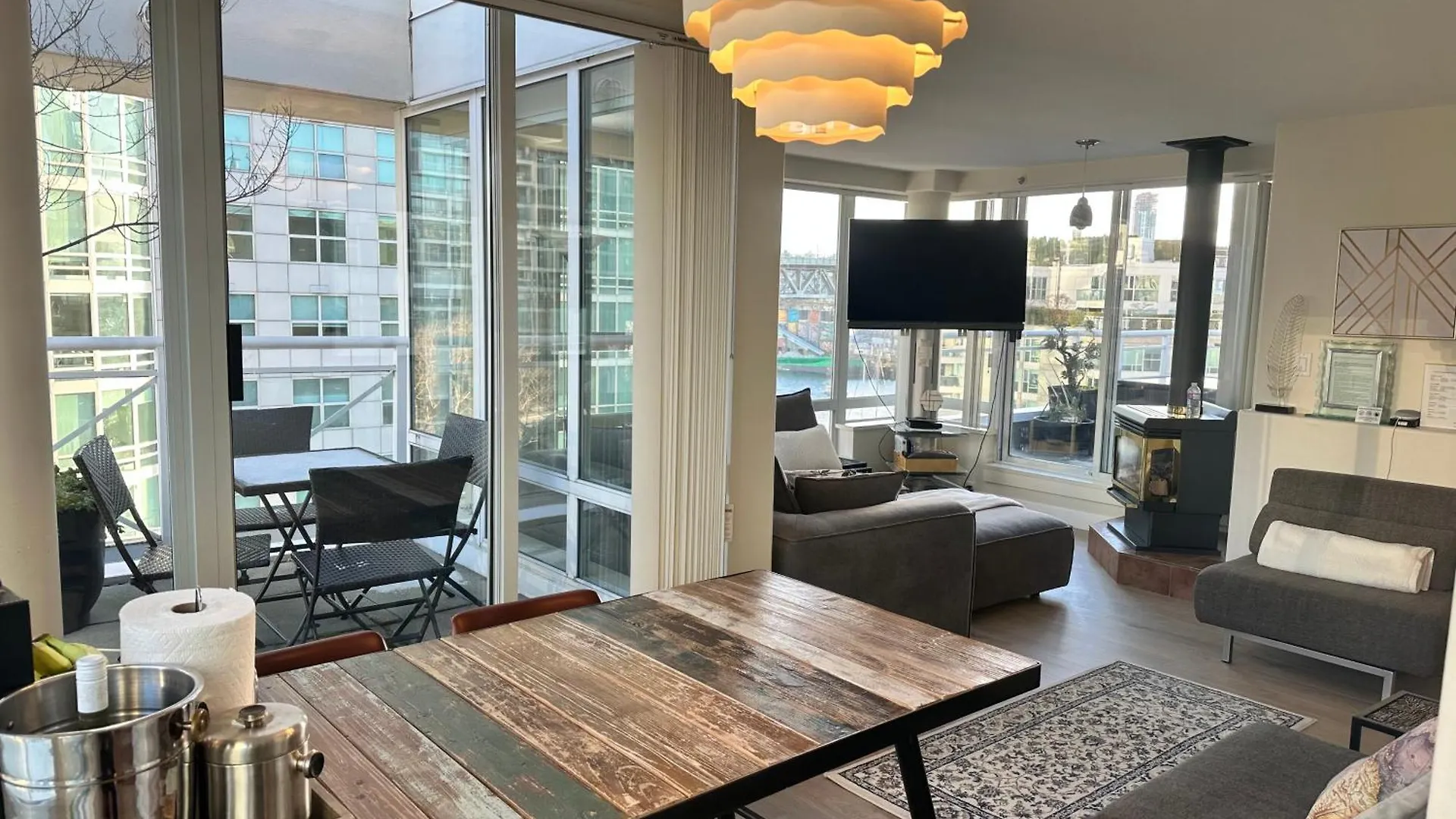 Penthouses Of Beach Ave Vancouver