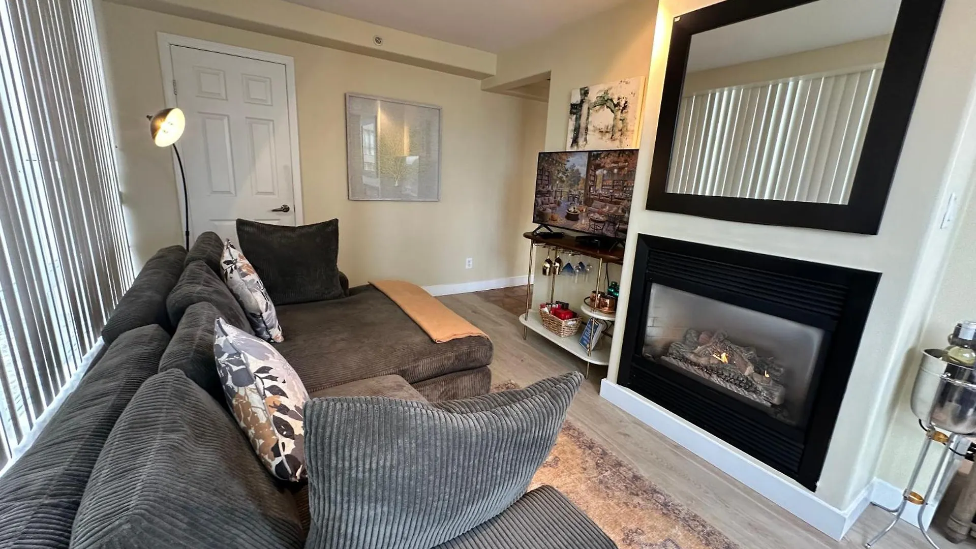 Penthouses Of Beach Ave Vancouver