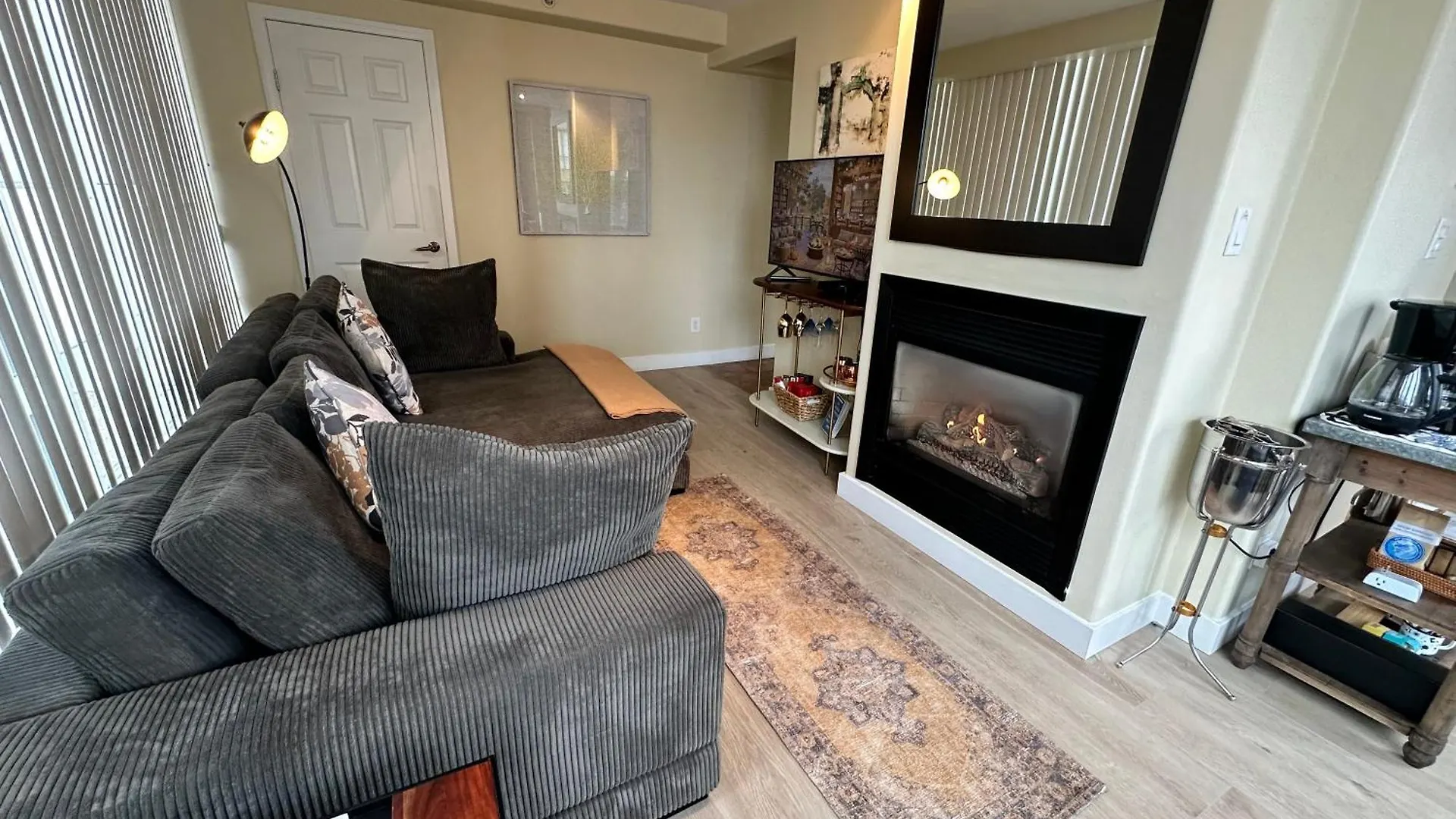 Penthouses Of Beach Ave Vancouver Apartment