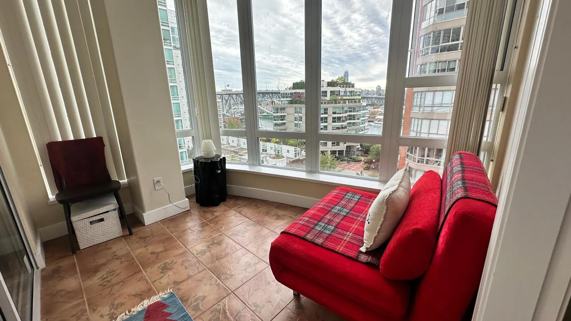 Penthouses Of Beach Ave Vancouver Apartment