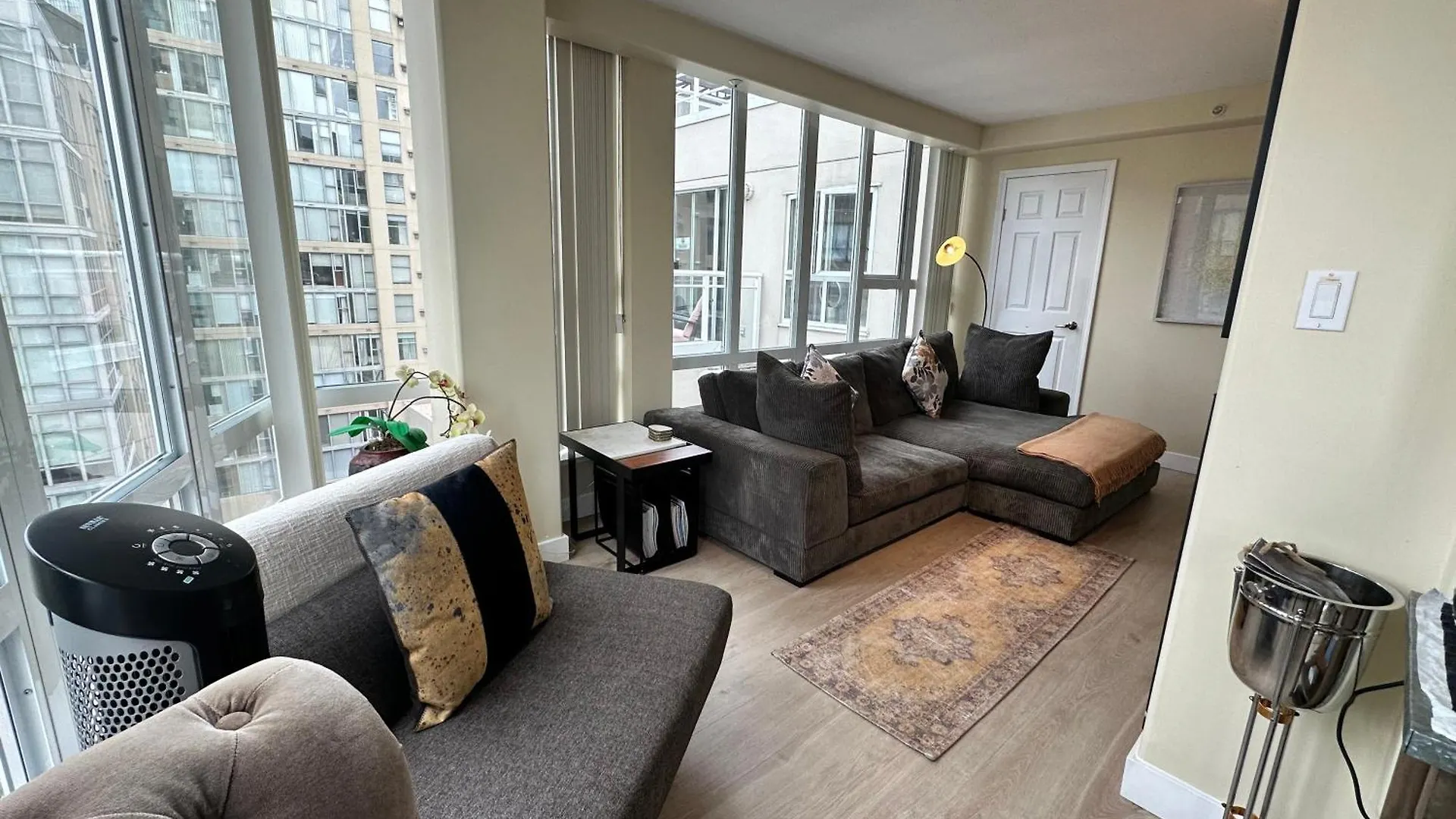 Apartment Penthouses Of Beach Ave Vancouver