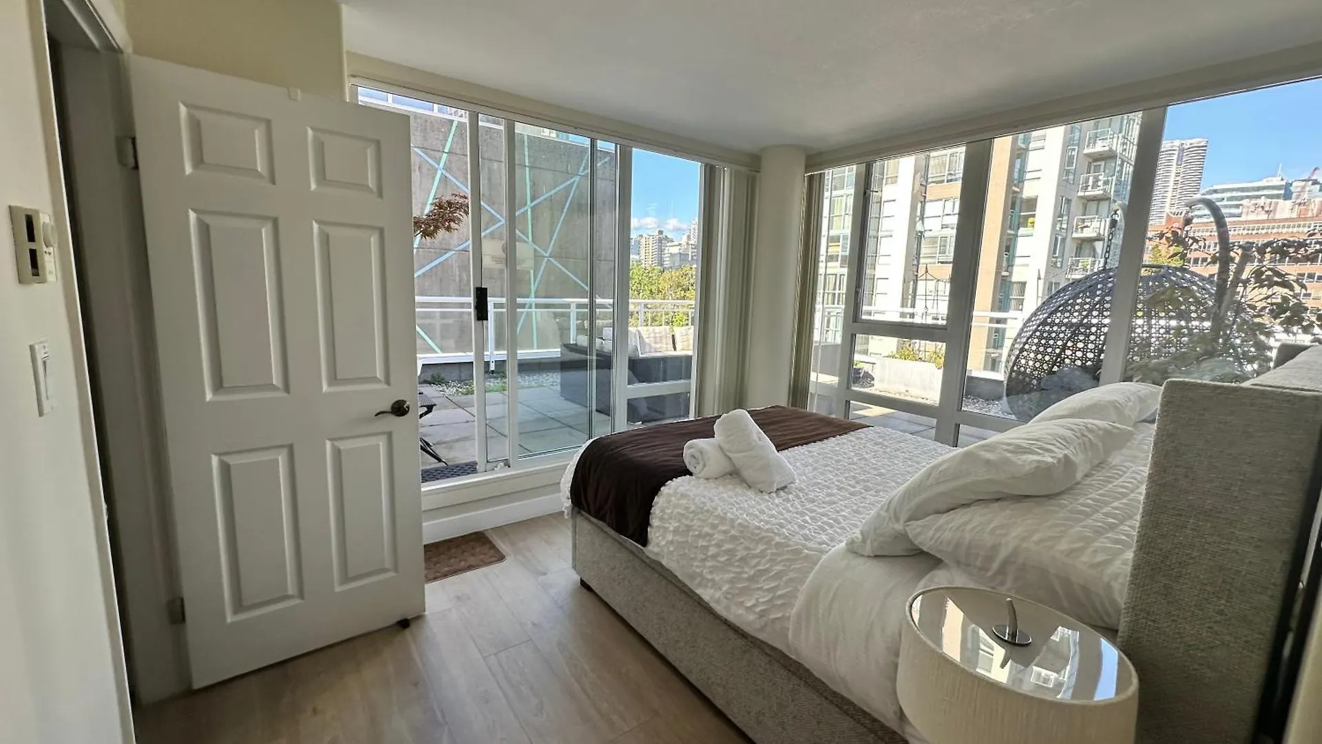 Penthouses Of Beach Ave Vancouver